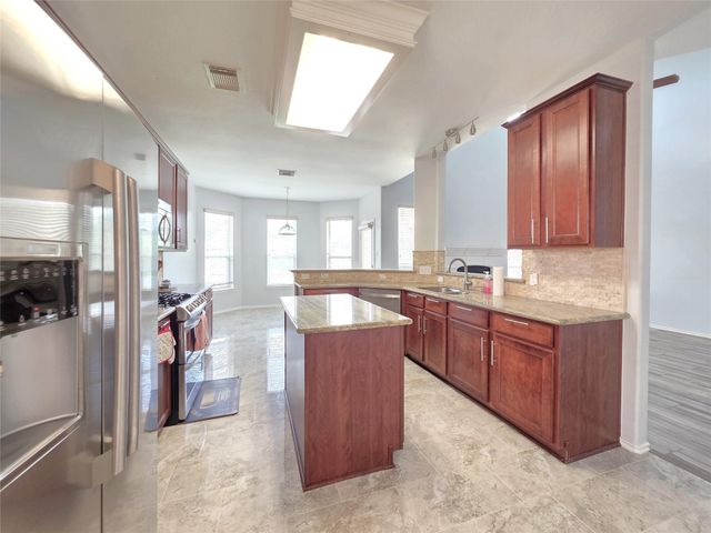 10038 Barr Lake Drive, Houston, TX 77095