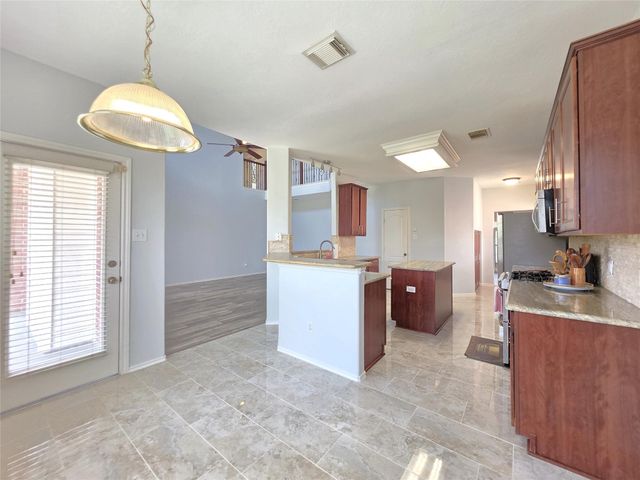 10038 Barr Lake Drive, Houston, TX 77095