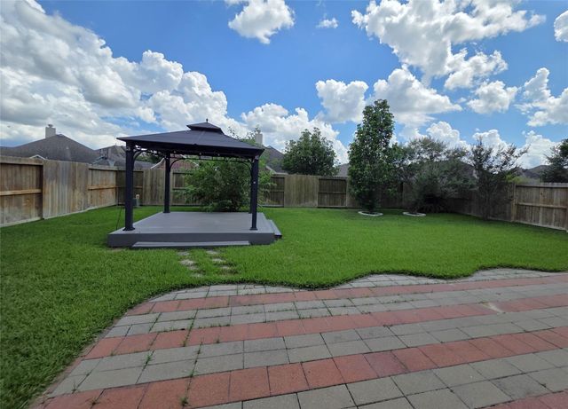 10038 Barr Lake Drive, Houston, TX 77095