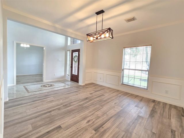 10038 Barr Lake Drive, Houston, TX 77095