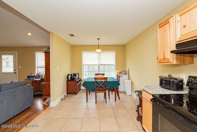 218 Dogwood Street, Waveland, MS 39576