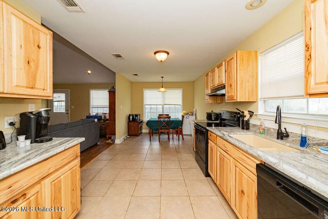 218 Dogwood Street, Waveland, MS 39576