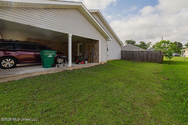 218 Dogwood Street, Waveland, MS 39576