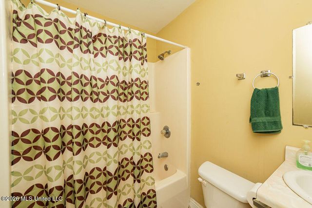 218 Dogwood Street, Waveland, MS 39576