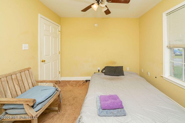 218 Dogwood Street, Waveland, MS 39576