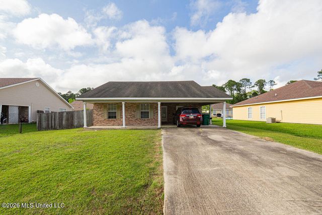 218 Dogwood Street, Waveland, MS 39576