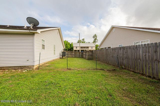 218 Dogwood Street, Waveland, MS 39576