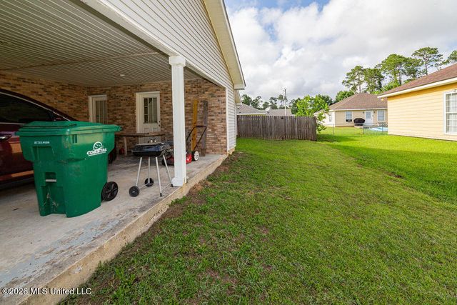 218 Dogwood Street, Waveland, MS 39576