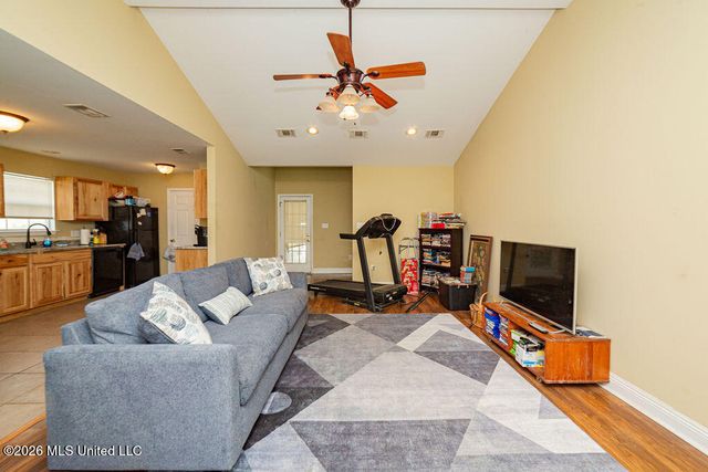 218 Dogwood Street, Waveland, MS 39576