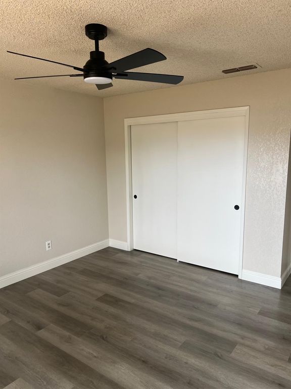 Image 17 of property listing at 2071 E Cromwell Avenue, Fresno, CA 93720