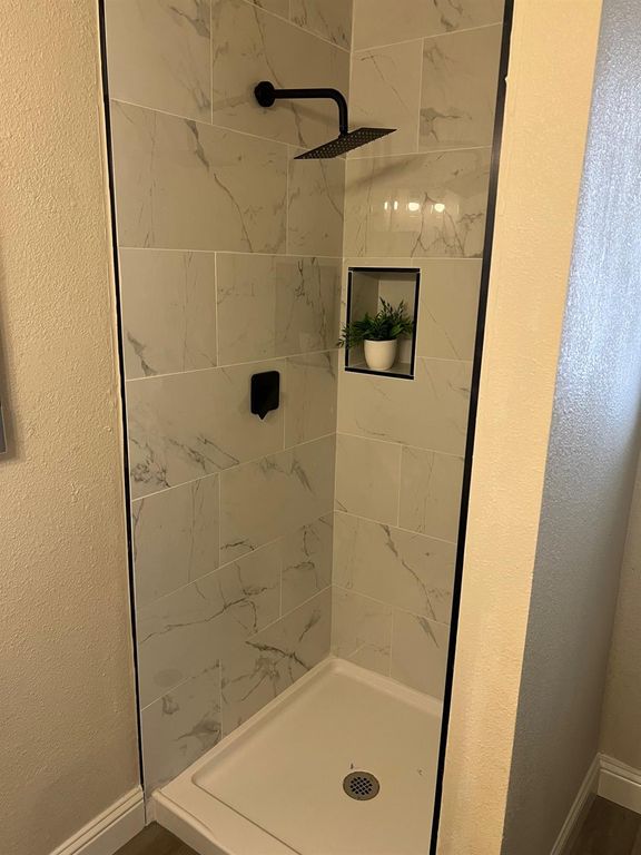 Image 21 of property listing at 2071 E Cromwell Avenue, Fresno, CA 93720