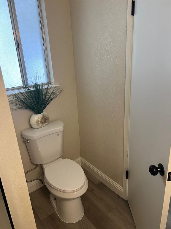 Image 22 of property listing at 2071 E Cromwell Avenue, Fresno, CA 93720