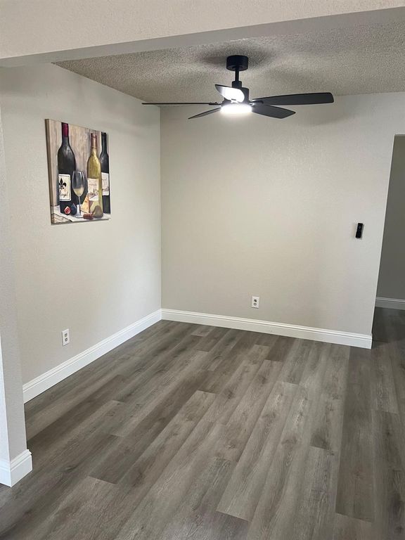 Image 7 of property listing at 2071 E Cromwell Avenue, Fresno, CA 93720