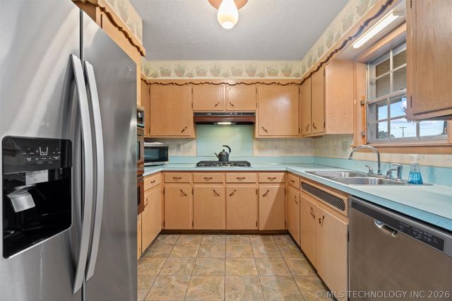5423 Baylor Drive, Bartlesville, OK 74006