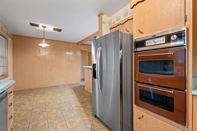 5423 Baylor Drive, Bartlesville, OK 74006
