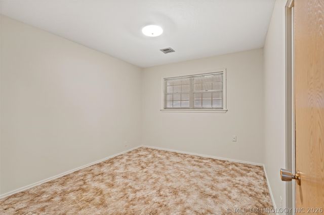 5423 Baylor Drive, Bartlesville, OK 74006