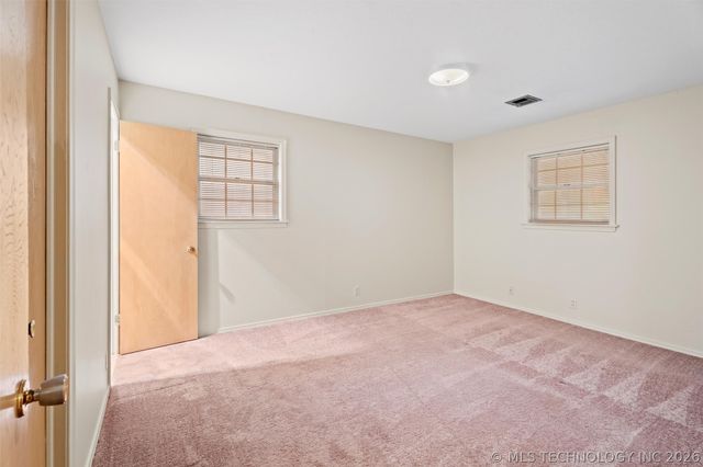 5423 Baylor Drive, Bartlesville, OK 74006