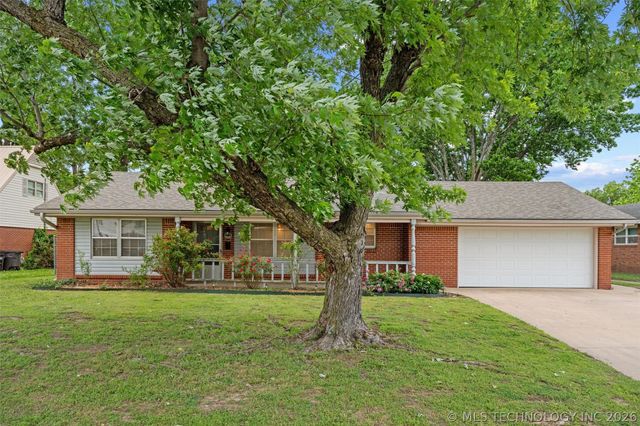 5423 Baylor Drive, Bartlesville, OK 74006