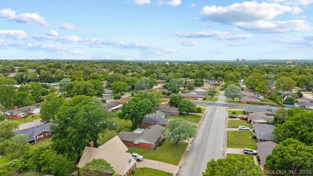 5423 Baylor Drive, Bartlesville, OK 74006