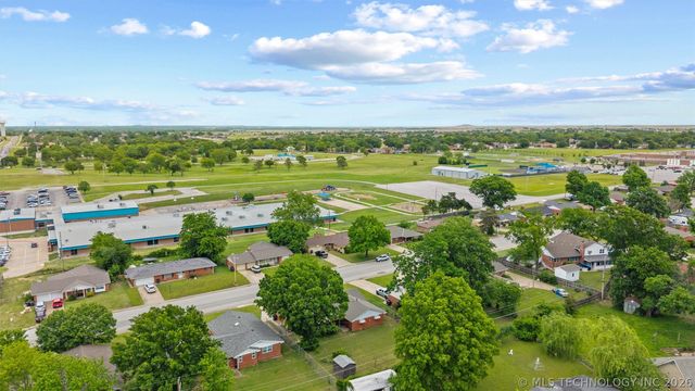 5423 Baylor Drive, Bartlesville, OK 74006