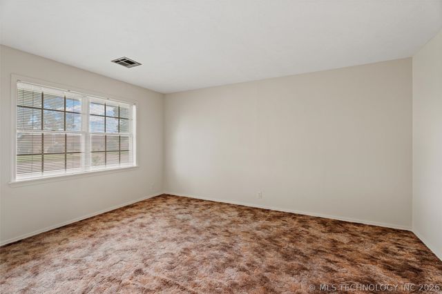 5423 Baylor Drive, Bartlesville, OK 74006