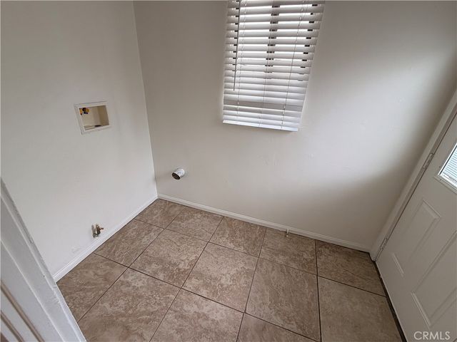 7943 Newcastle, Reseda, CA 91335