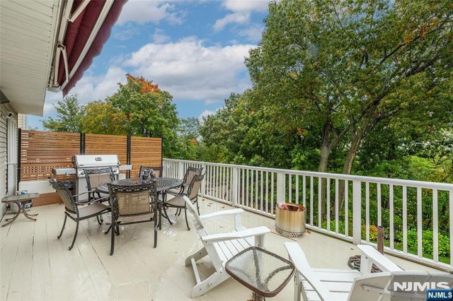 86 Point View Parkway, Wayne, NJ 07470