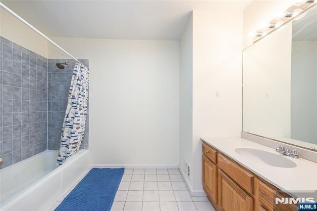 86 Point View Parkway, Wayne, NJ 07470