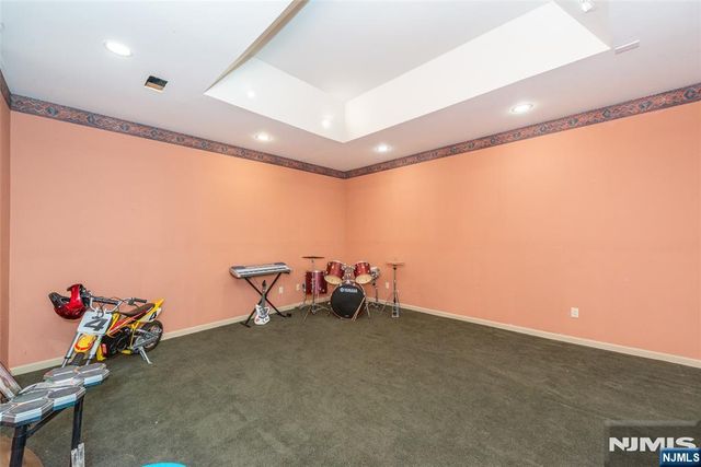86 Point View Parkway, Wayne, NJ 07470