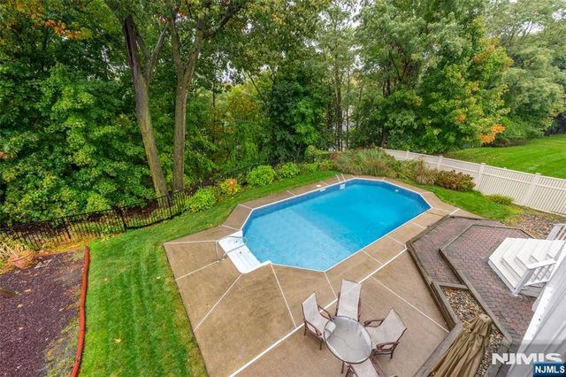 86 Point View Parkway, Wayne, NJ 07470