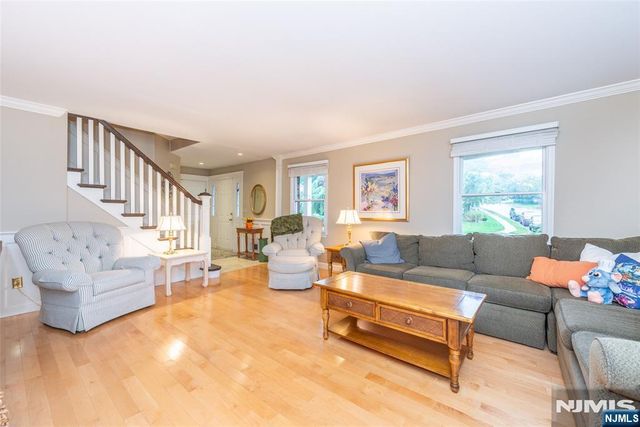86 Point View Parkway, Wayne, NJ 07470