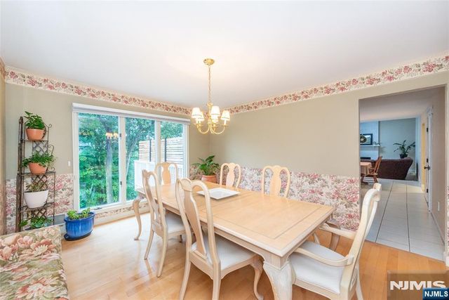 86 Point View Parkway, Wayne, NJ 07470