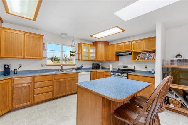 2150 Drake Hill Road, Fortuna, CA 95540