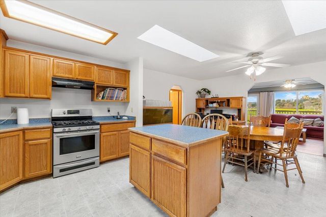 2150 Drake Hill Road, Fortuna, CA 95540