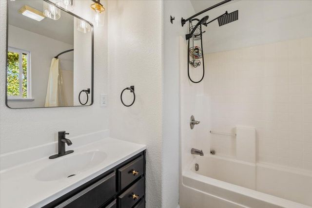 2150 Drake Hill Road, Fortuna, CA 95540