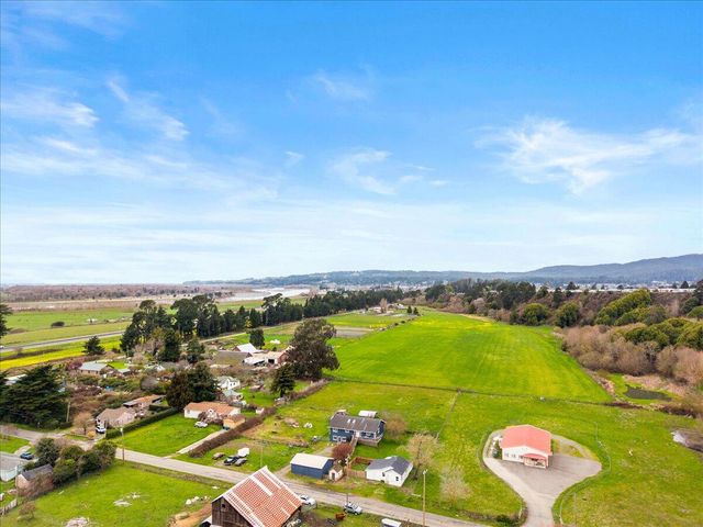 2150 Drake Hill Road, Fortuna, CA 95540