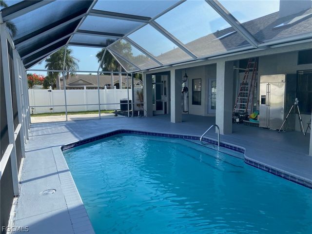 8860 Banyan Cove CIR, Fort Myers, FL 33919