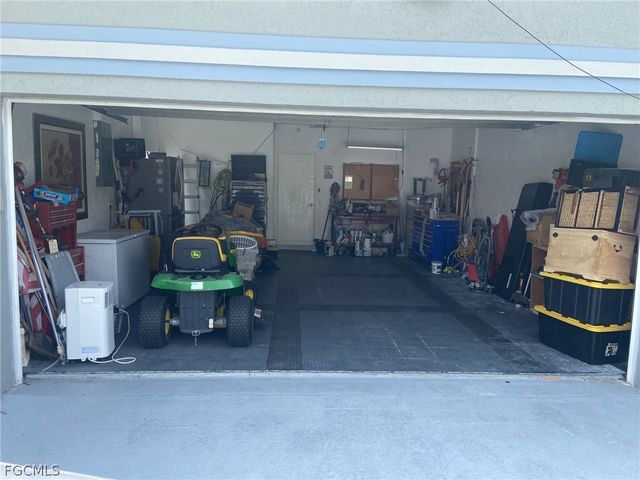 8860 Banyan Cove CIR, Fort Myers, FL 33919