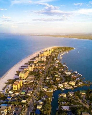 8860 Banyan Cove CIR, Fort Myers, FL 33919