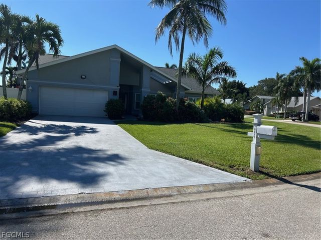 8860 Banyan Cove CIR, Fort Myers, FL 33919