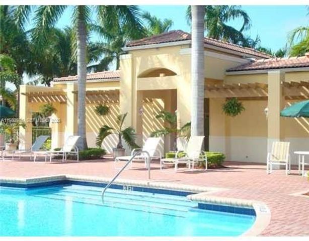 5273 NW 113th Ave, Doral, FL 33178