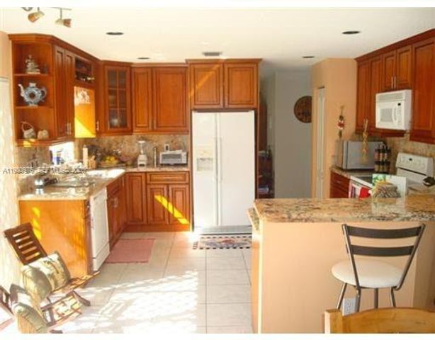 5273 NW 113th Ave, Doral, FL 33178