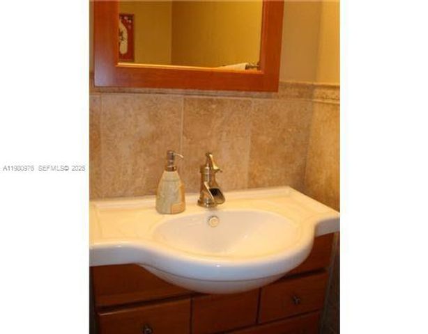 5273 NW 113th Ave, Doral, FL 33178