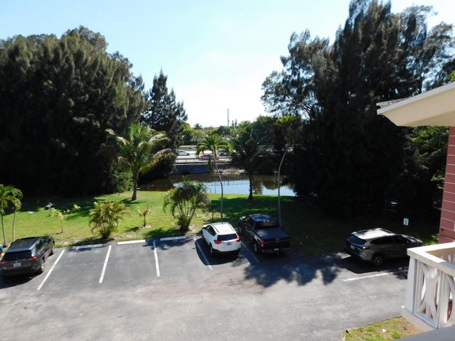 4770 NW 10 Court NW 306, Plantation, FL 33313