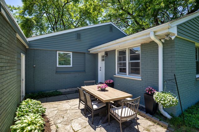 1938 Lincoln Avenue, Northbrook, IL 60062