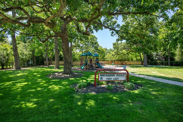 1938 Lincoln Avenue, Northbrook, IL 60062