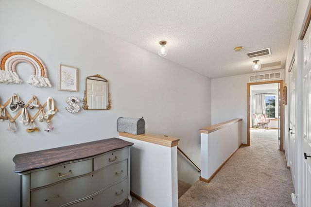 668 Cobblestone Way, Shakopee, MN 55379