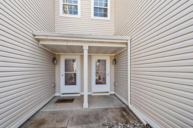 668 Cobblestone Way, Shakopee, MN 55379