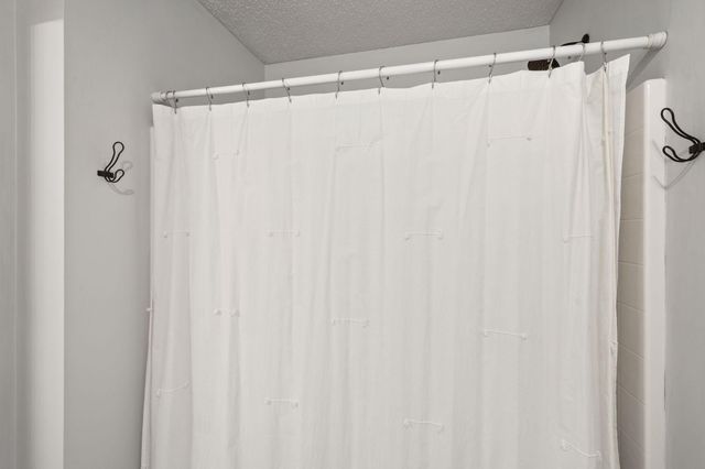 668 Cobblestone Way, Shakopee, MN 55379