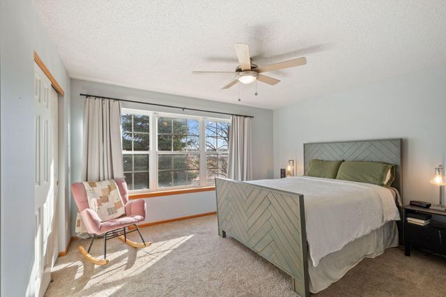 668 Cobblestone Way, Shakopee, MN 55379